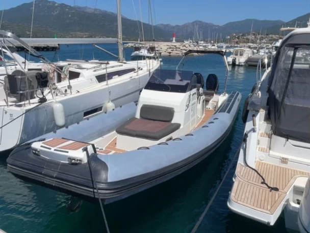 Location bateau Propriano pas cher Eagle 10