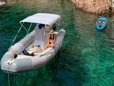 Uthyrning RIB Bombard med en båtlicens 