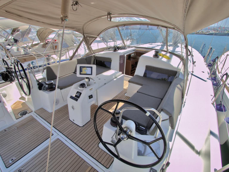 Location à Lávrio - Jeanneau Sun Odyssey 490 sur SamBoat