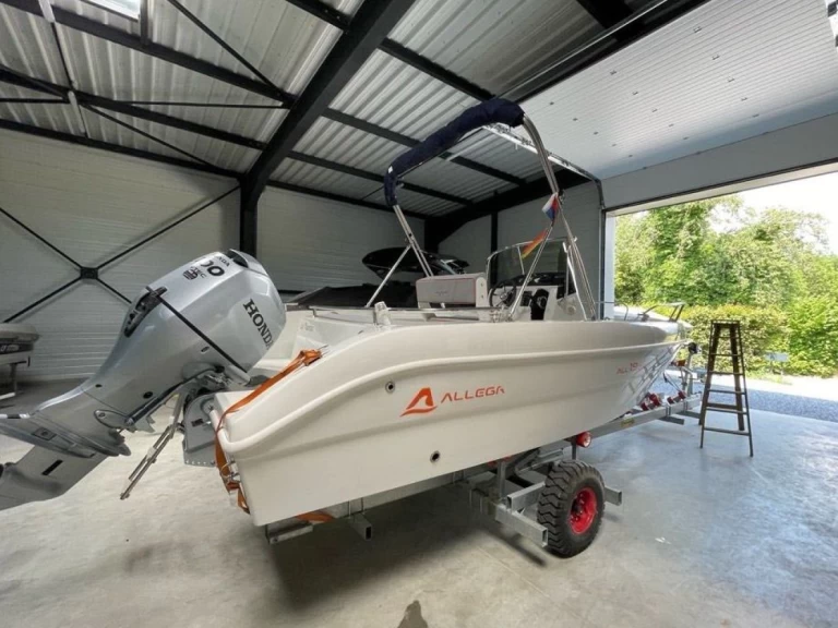 Location bateau Allegra Boats All 19 Open à Annecy sur Samboat
