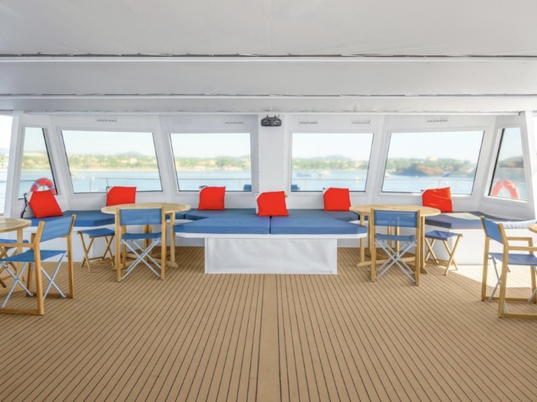 Location bateau Vieux-Port de Marseille pas cher Maxi