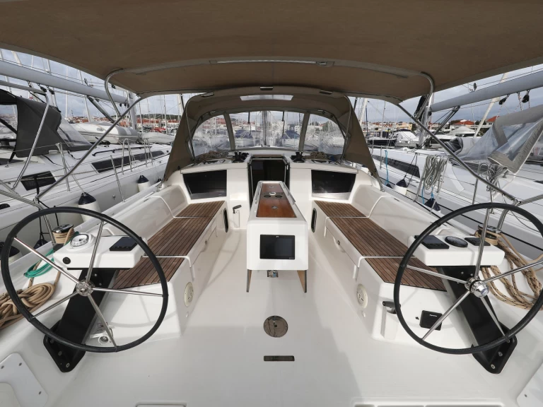 Louez un Dufour Dufour 430 à Sibenik