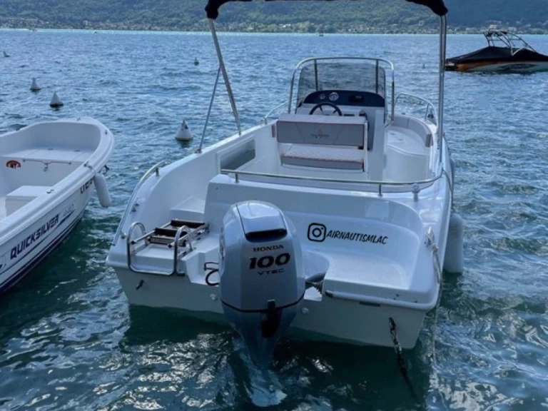 Louer Bateau à moteur avec ou sans skipper Allegra Boats à Annecy