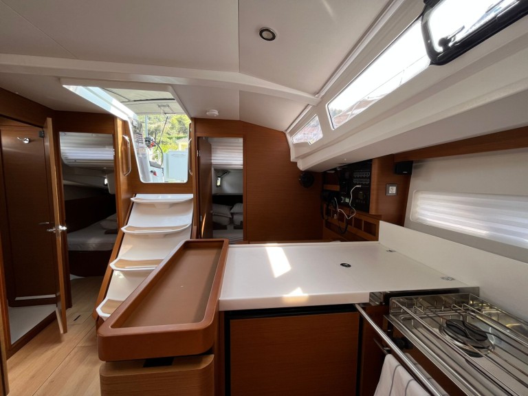 Location Voilier à Marina (Ville) - Jeanneau Sun Odyssey 440