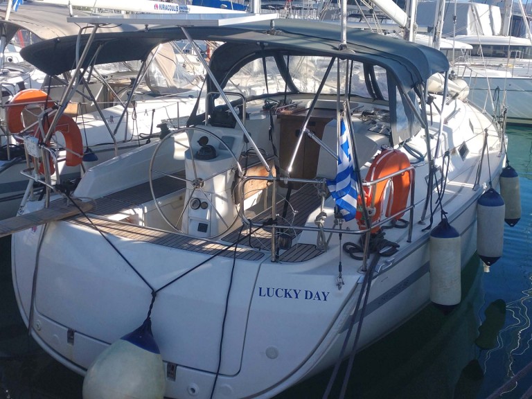 Louez un Bavaria Cruiser 36 à Gouviá