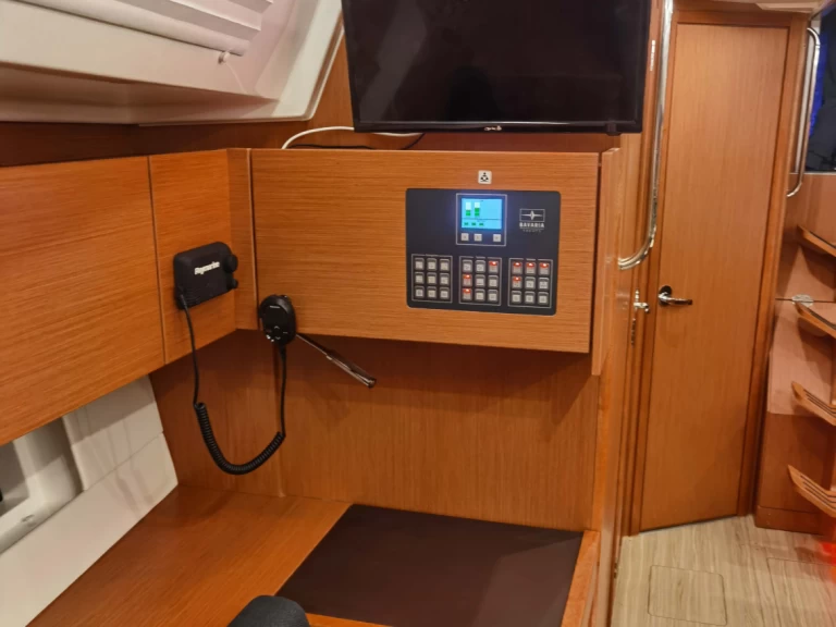 Louer Voilier avec ou sans skipper Bavaria à Álimos