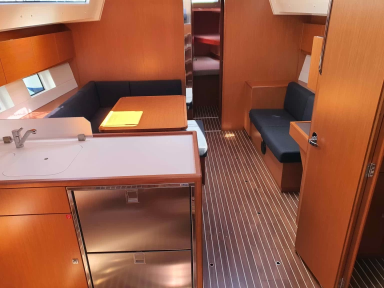 Voilier à louer à Álimos au meilleur prix