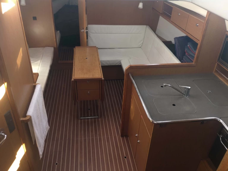 Location à Álimos - Bavaria Cruiser 36 sur SamBoat