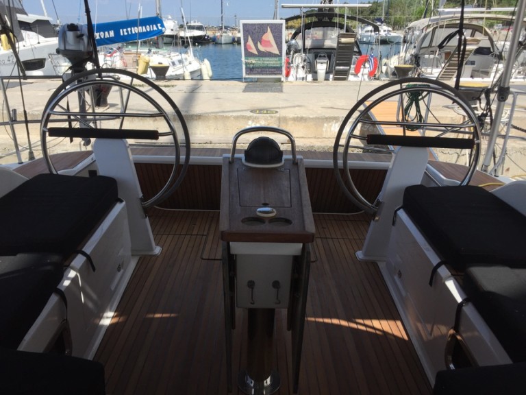 Louez un Bavaria Cruiser 51 à Skiathos