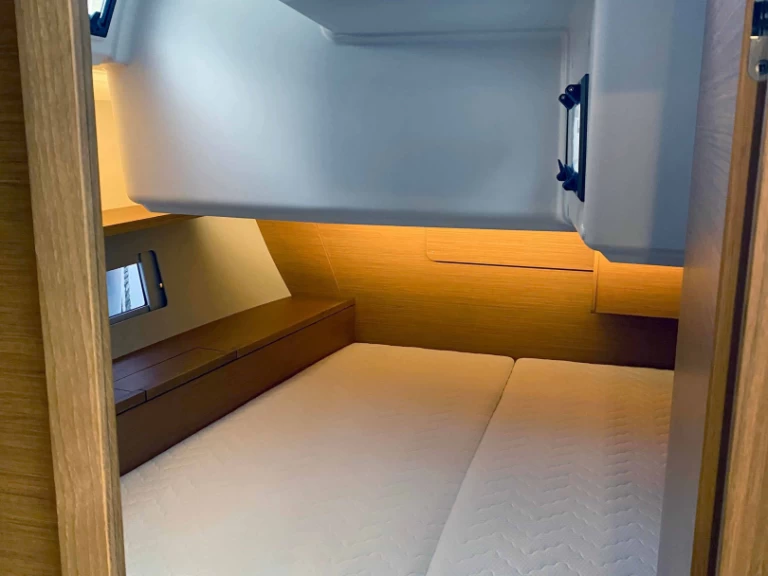 Location bateau Agropoli pas cher Dufour 470