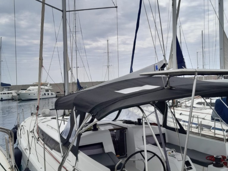 Location à Rhodes (Ville) - Jeanneau Sun Odyssey 490 sur SamBoat