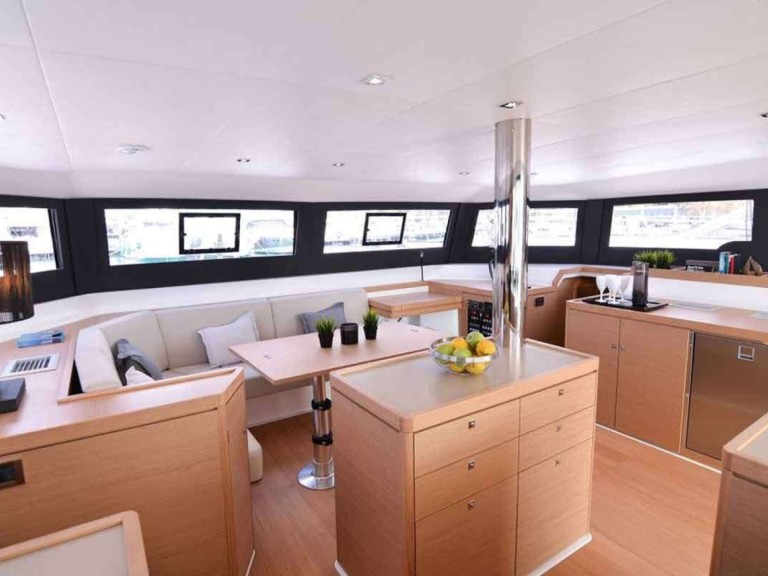 Location bateau Dufour Dufour Catamarans 48 Sail à Capo d'Orlando sur Samboat