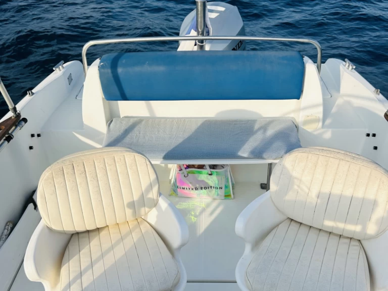 Location Bateau à moteur Bénéteau avec permis