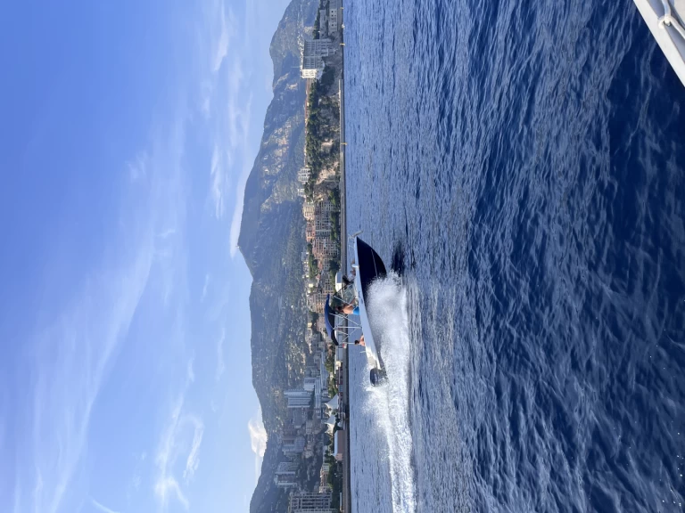 Location à La Condamine - Kelt Azura 650 WA sur SamBoat