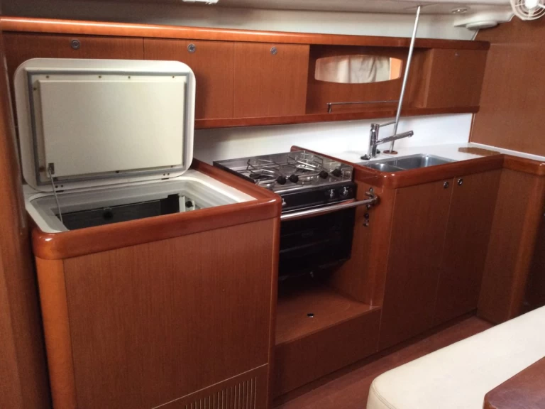 Location bateau Bénéteau Oceanis 43 à Álimos sur Samboat