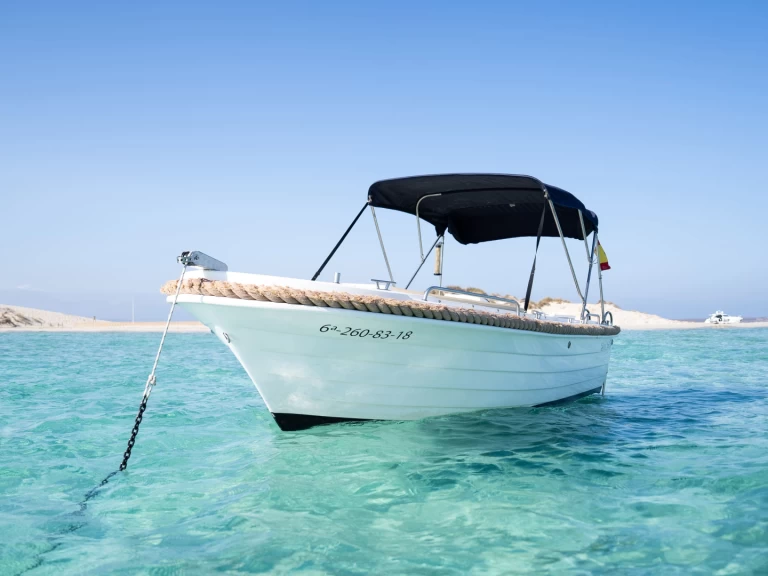 Bateau à moteur à louer à La Savina au meilleur prix
