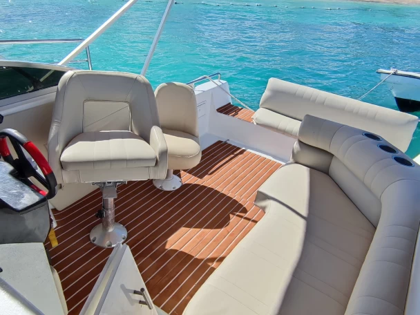 Location Bateau à moteur Rinker avec permis