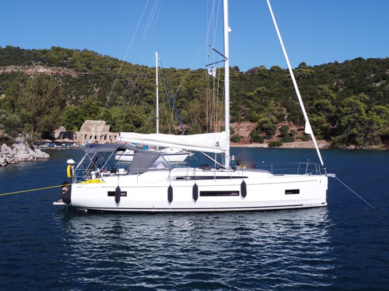 Bénéteau Oceanis 40.1 a louer à Álimos