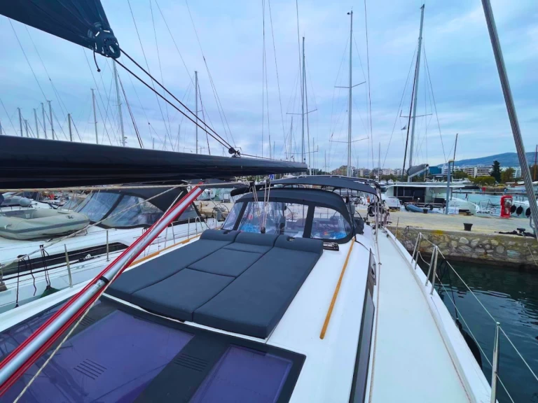 Louez un Dufour Dufour 560 Grand Large à Álimos