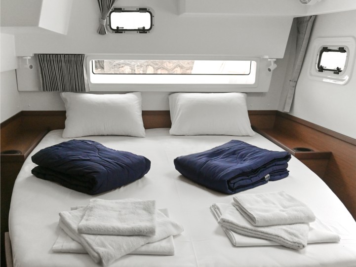 Louer Catamaran avec ou sans skipper Lagoon à Álimos