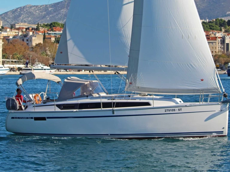 Bavaria Cruiser 34 a louer à Split