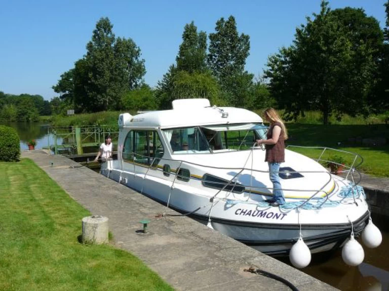 Louer Péniche avec ou sans skipper Sedan à Joigny
