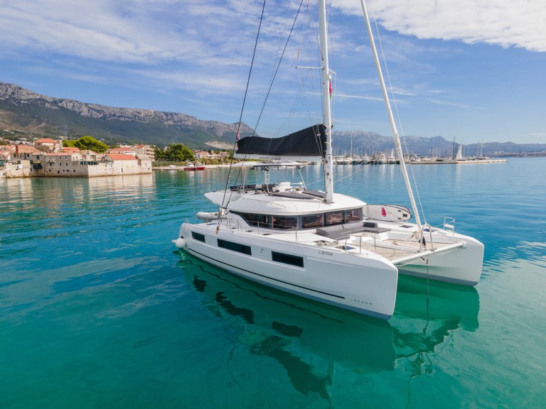 Louez un Lagoon Lagoon 51 à Kaštela
