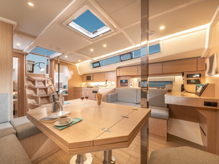 Location bateau Rosignano Solvay-Castiglioncello pas cher Bavaria C42
