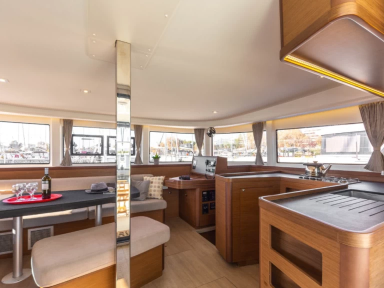 Louez un Lagoon Lagoon 42 à Álimos