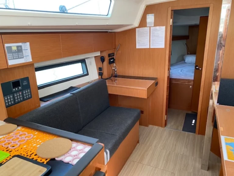Location bateau Bavaria Bavaria C42 à Álimos sur Samboat