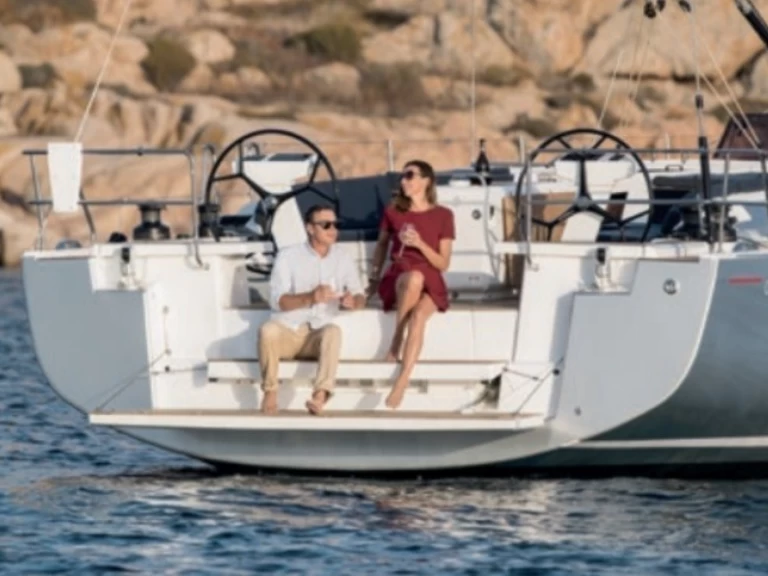 Louez un Bénéteau Oceanis 51.1 à Álimos