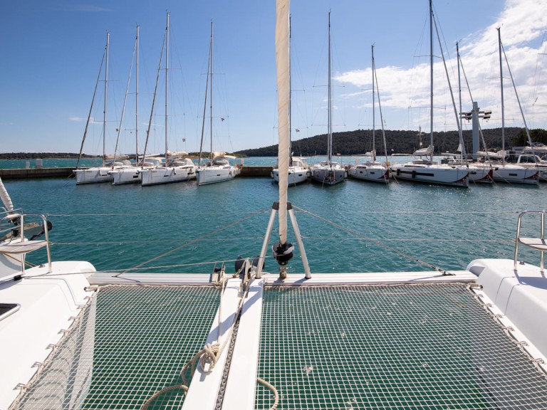 Location Catamaran à Pomer - Lagoon Lagoon 42