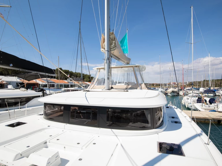 Louez un Lagoon Lagoon 46 à Pomer