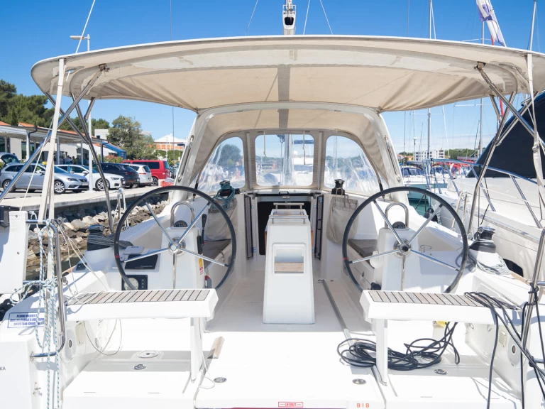 Louez un Bénéteau Oceanis 35 à Pomer