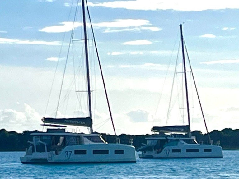 Louez un Aventura AV 37 à Porto-Vecchio