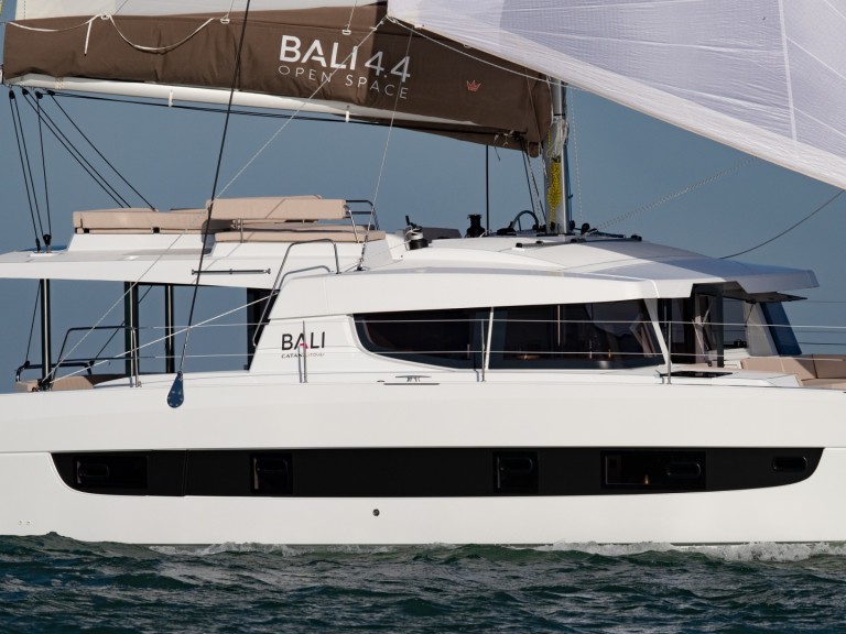 Catamaran à louer à Sukošan au meilleur prix