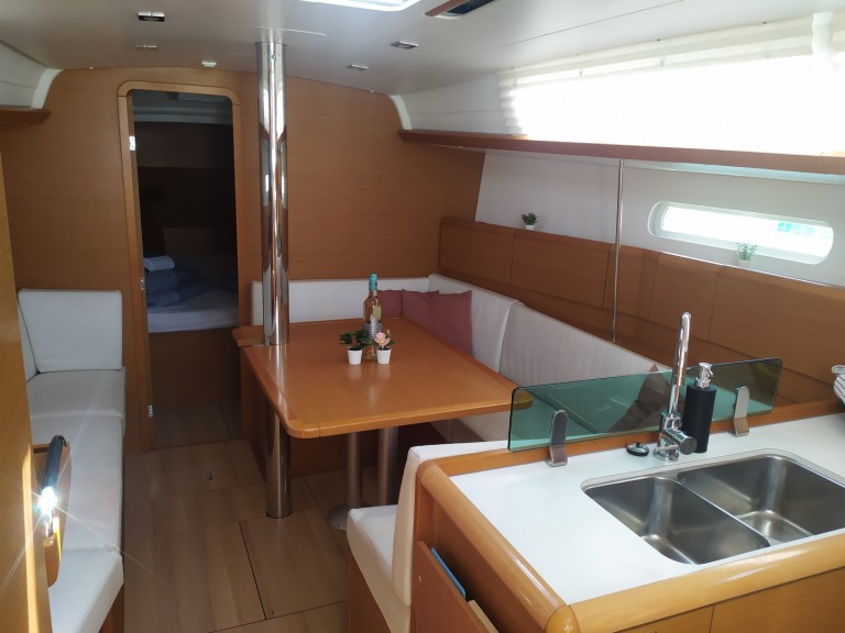 Louez un Jeanneau Sun Odyssey 389 à Skradin