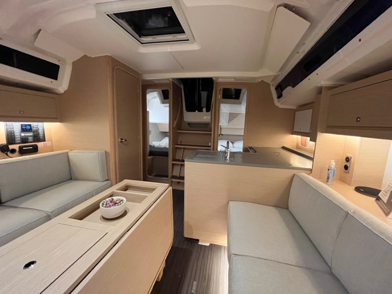 Location bateau Dufour Dufour 37 à Álimos sur Samboat