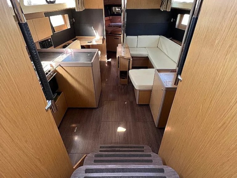 Location à Álimos - Bénéteau Oceanis 41.1 sur SamBoat