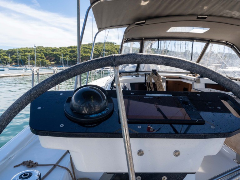 Location Voilier à Saint-Mandrier-sur-Mer - Dufour Dufour 530