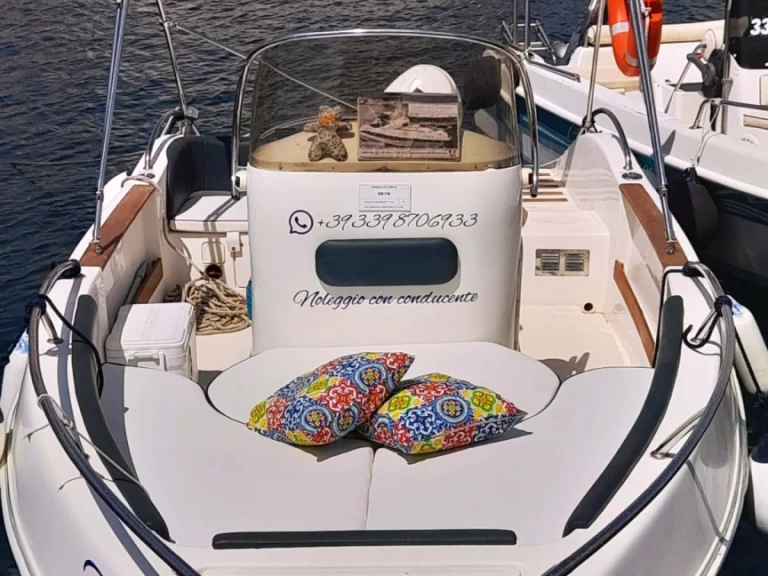 Louez un Ascari Prestige one à Lipari