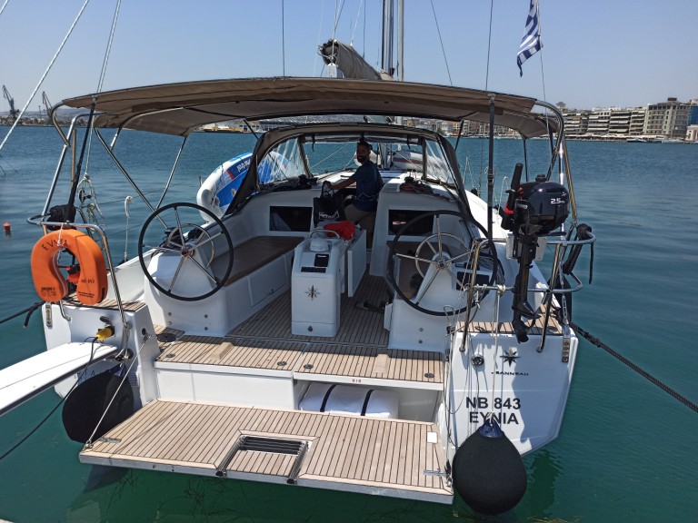Jeanneau Sun Odyssey 410 a louer à Volos