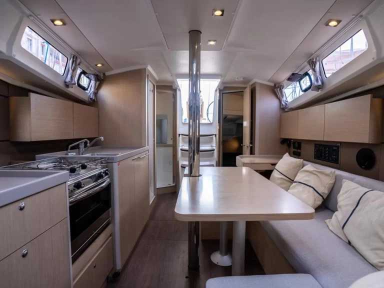 Location à Toulon - Bénéteau Oceanis 35.1 sur SamBoat