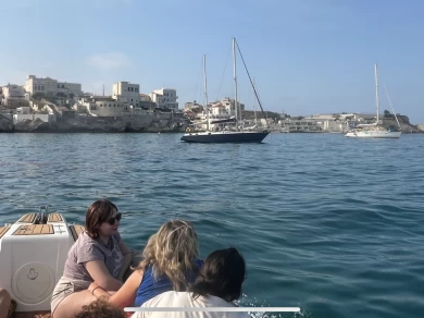 Motorówka do wynajmu w Marseille w najlepszej cenie