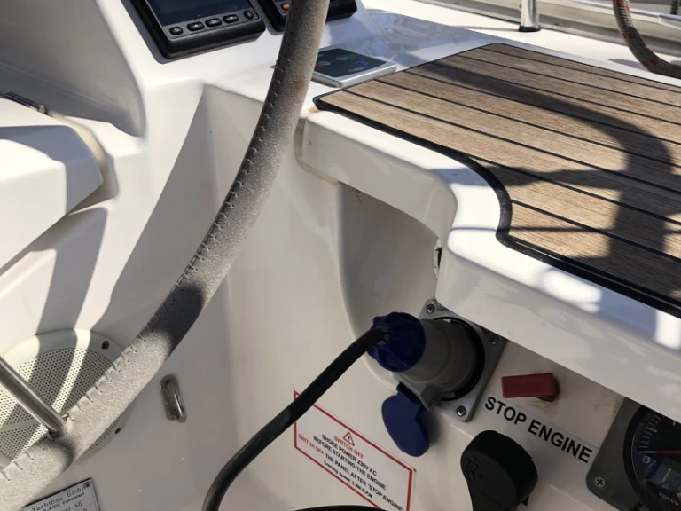 Voilier à louer à Álimos au meilleur prix