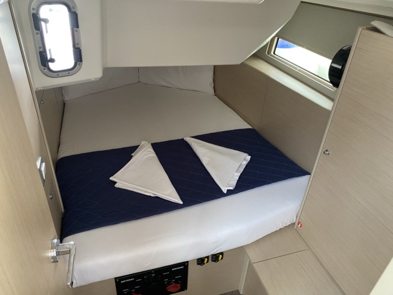 Location bateau Cugnana Verde pas cher Oceanis 40.1