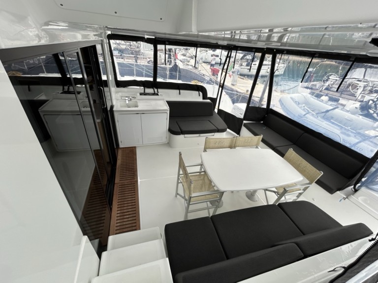 Catamaran à louer à Cugnana Verde au meilleur prix