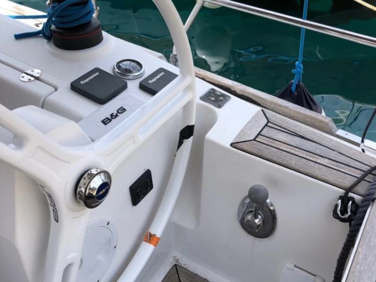 Location à Pula - Elan Impression 40 sur SamBoat