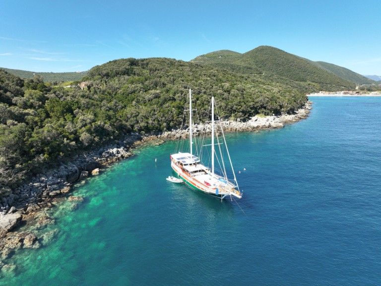 Louez un Custom Made Sadri Usta 1 à Tivat