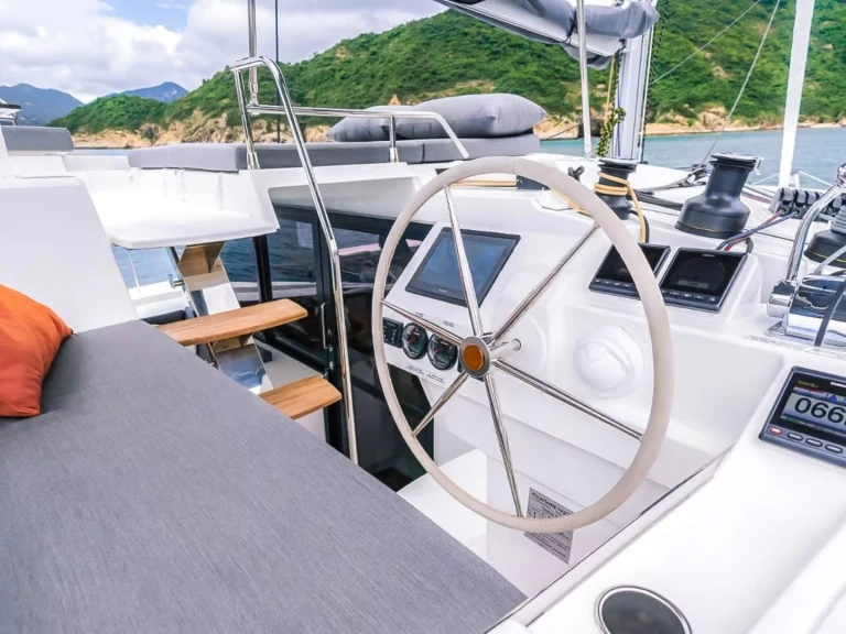 Location Catamaran Fountaine Pajot avec permis